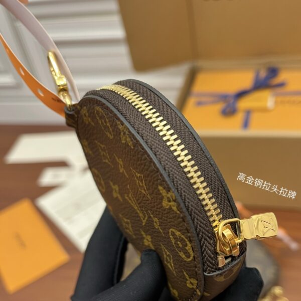 M44840 SHOULDER BAG - Image 5
