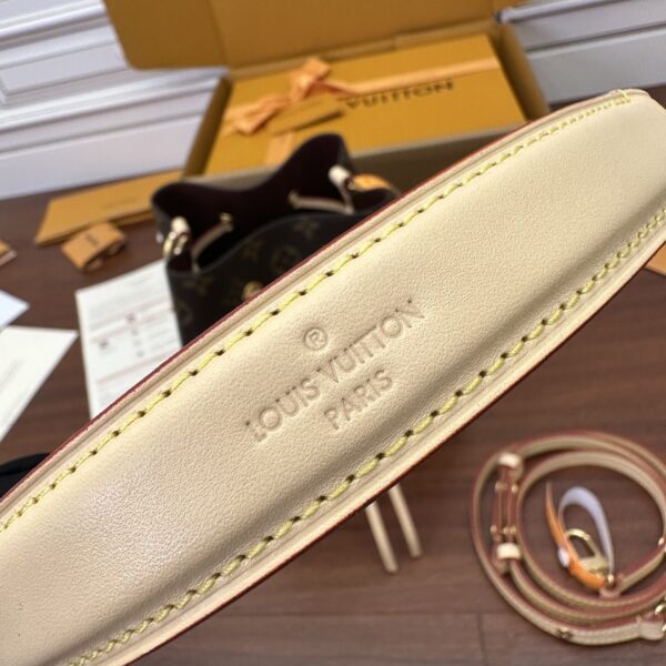 M46581 BB HANDBAG - Image 13