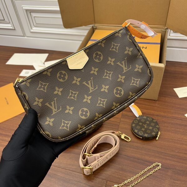M44840 SHOULDER BAG - Image 10