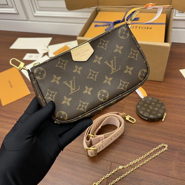 M44840 SHOULDER BAG - Image 12
