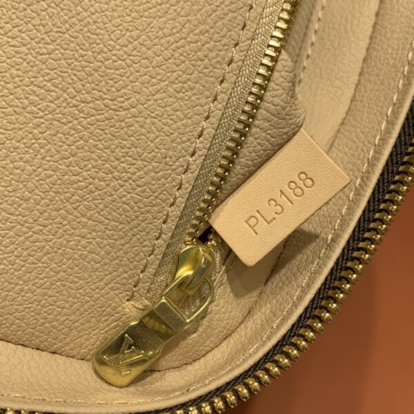 M42265 COSMETIC BAG - Image 10